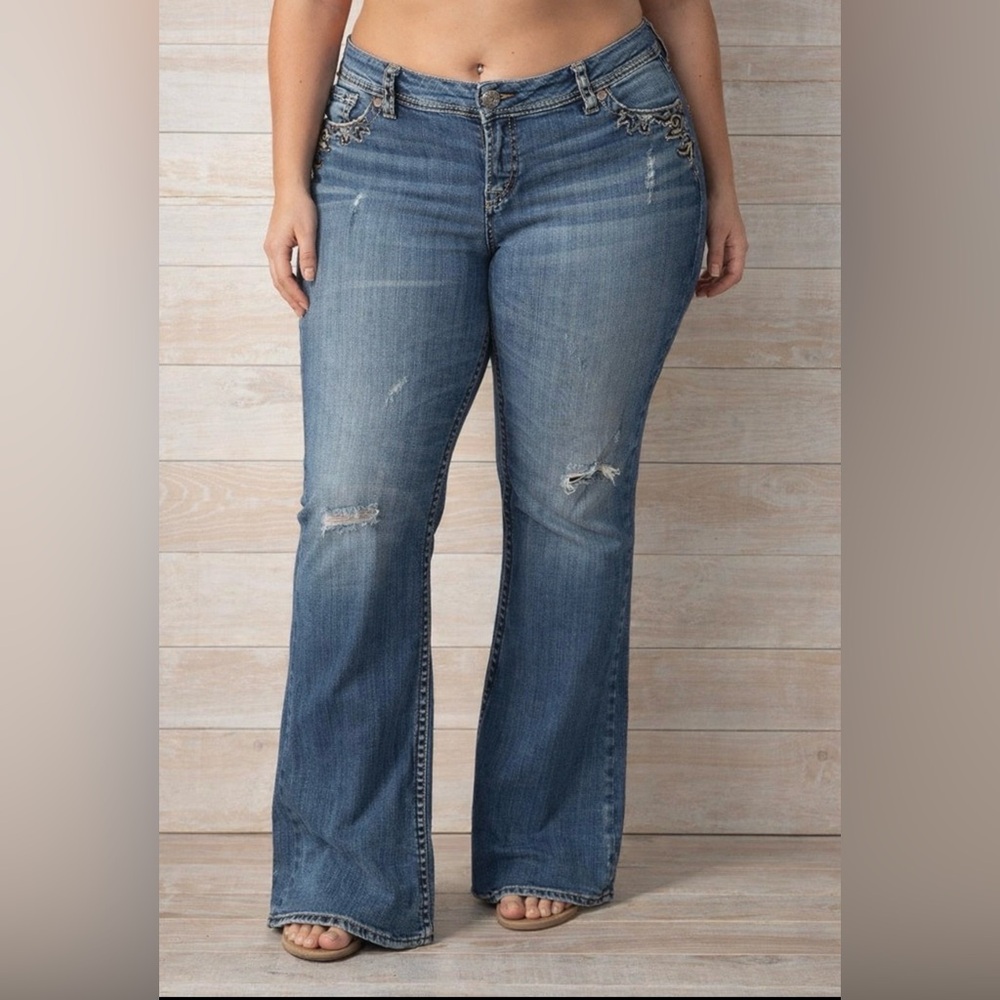 Silver Women’s Suki Flap Low Rise Bootcut Jeans Size 31/12